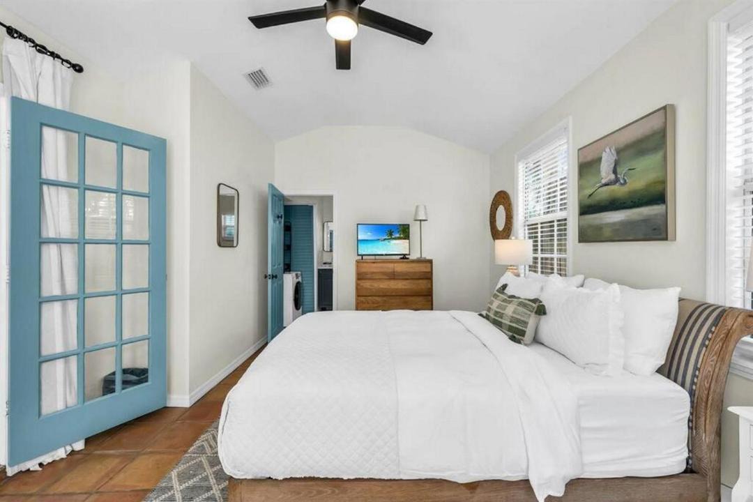 Photo of Bedroom in Flamingo Parks