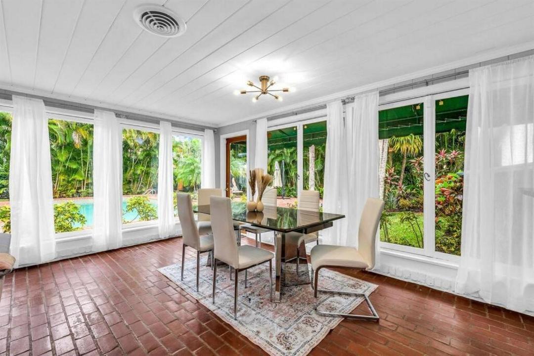 Photo of Livingroom in Southside