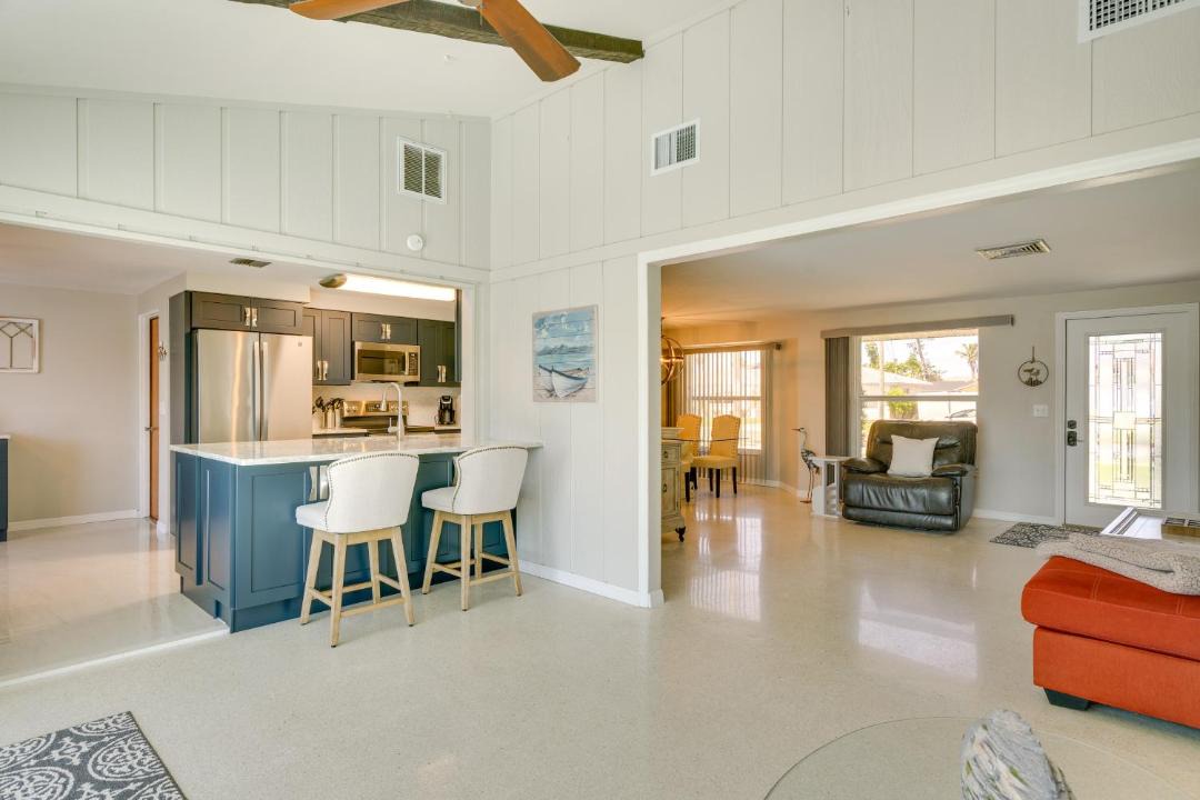 Photo of Livingroom in Lochmoor Waterway Estates