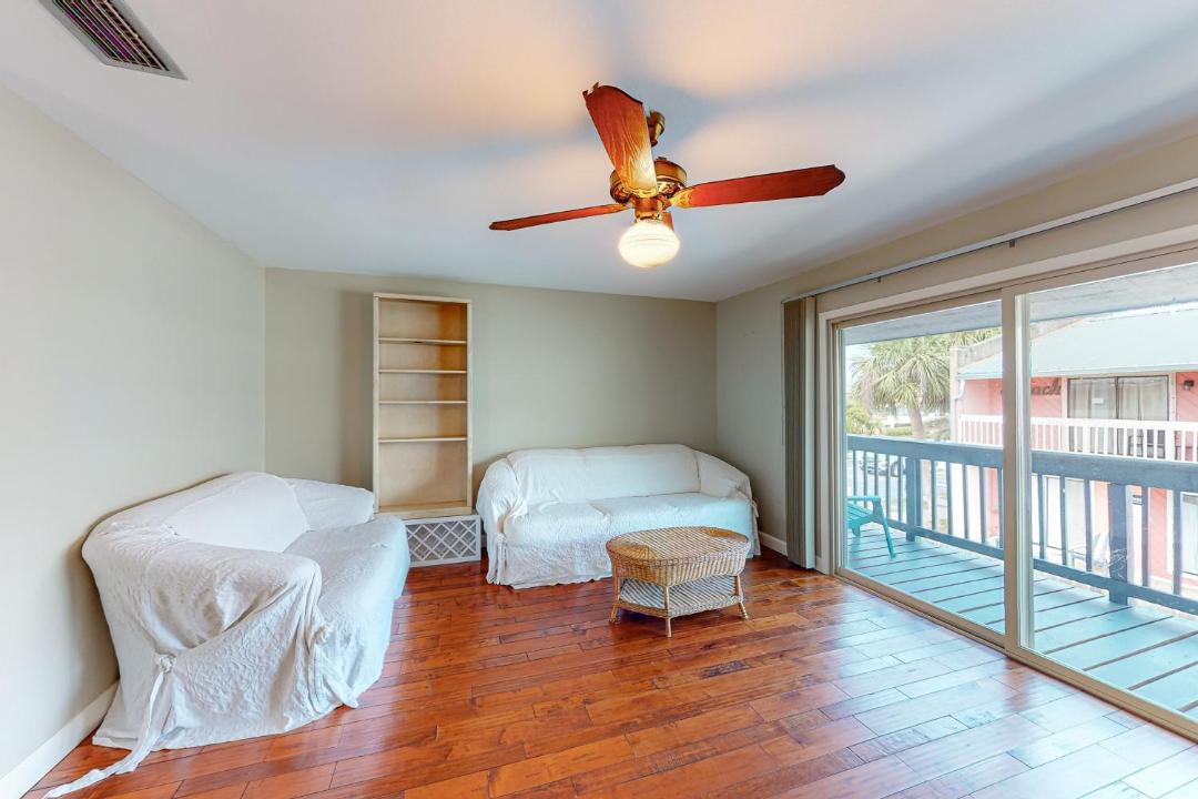 Photo of Patio Balcony in Holiday Beach