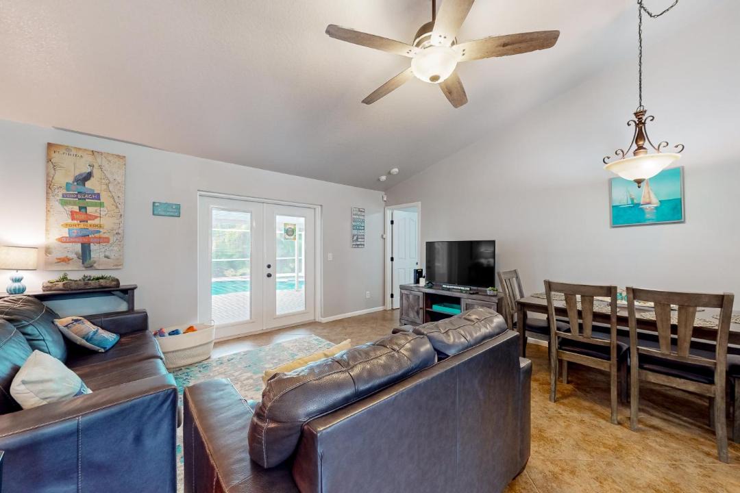 Photo of Livingroom in Lakewood Park