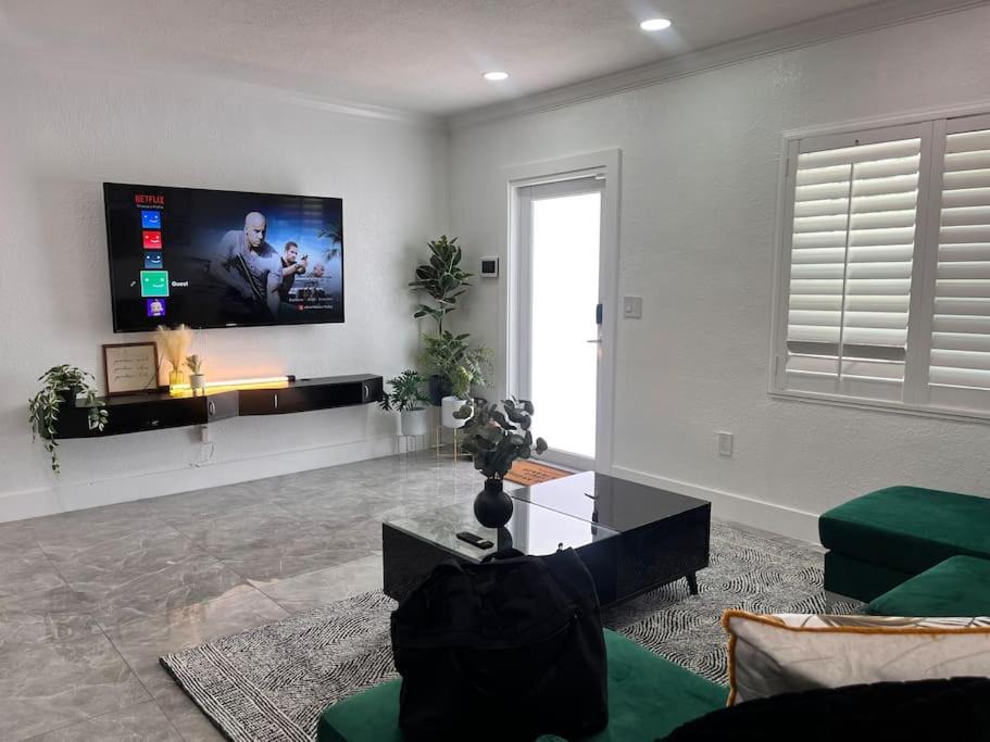 Photo of Livingroom in West Little Havana
