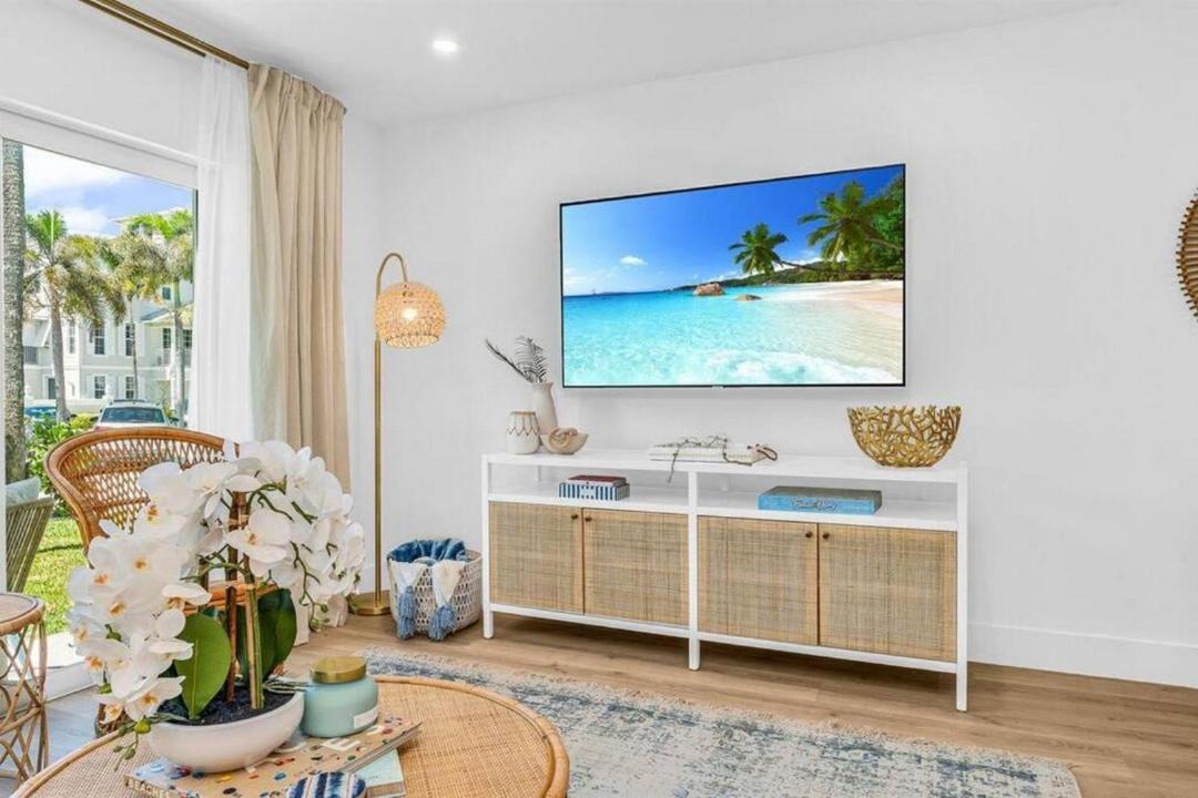 Photo of Livingroom in Juno Beach
