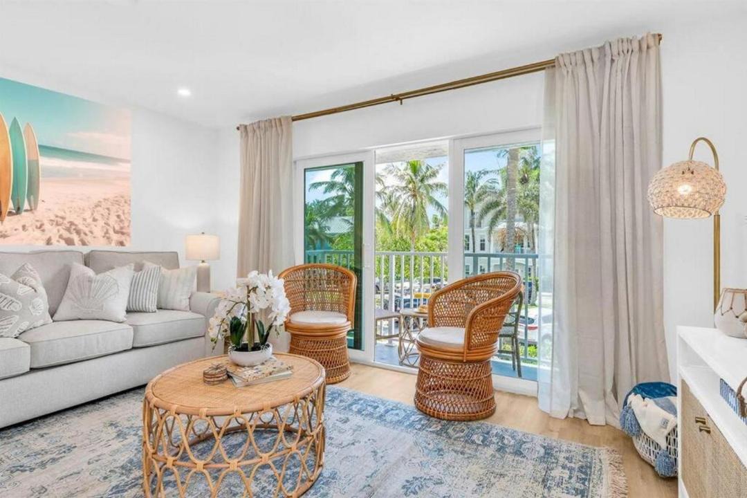 Photo of Livingroom in Juno Beach