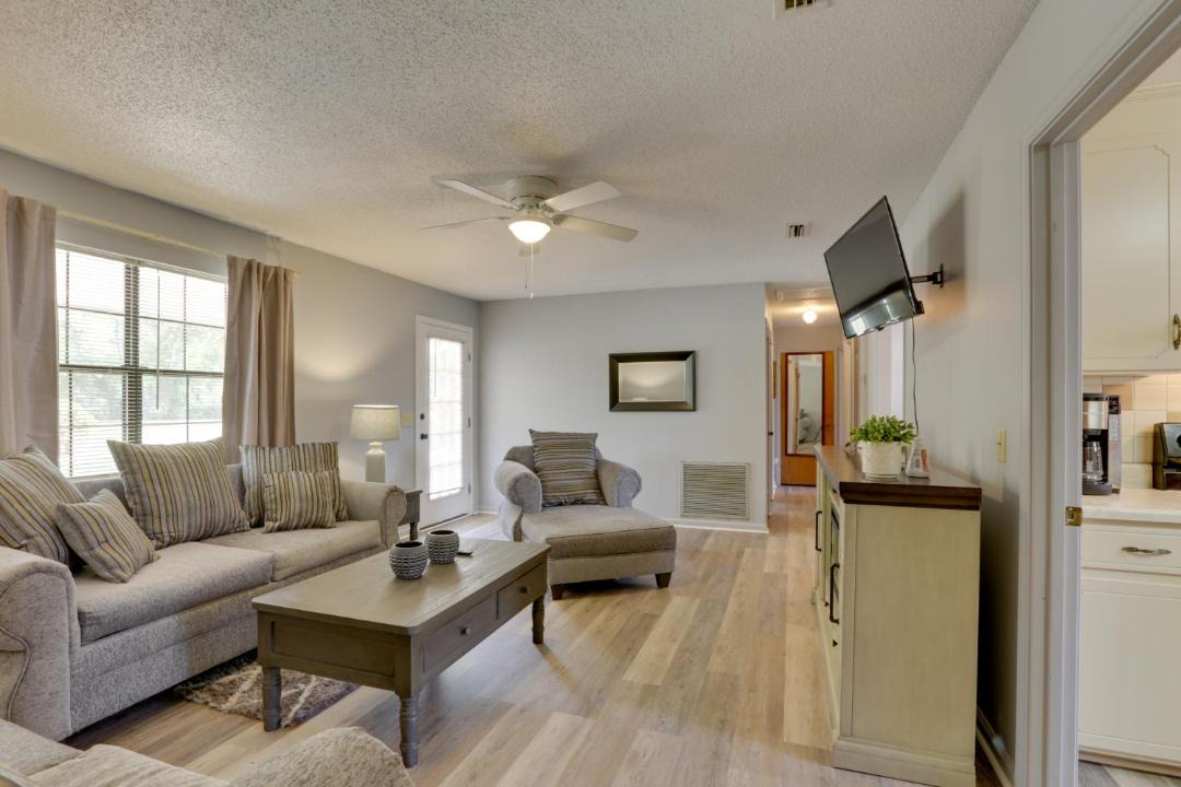 Photo of Livingroom in Slocomb