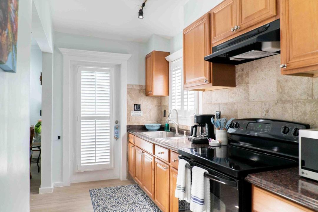 Photo of Kitchen in Uptown - Upper Duval