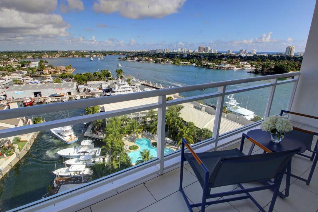 Photo of Patio Balcony in 17th Street Causeway