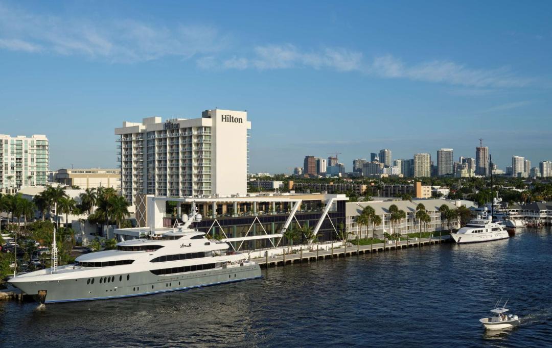 Photo of Others in 17th Street Causeway