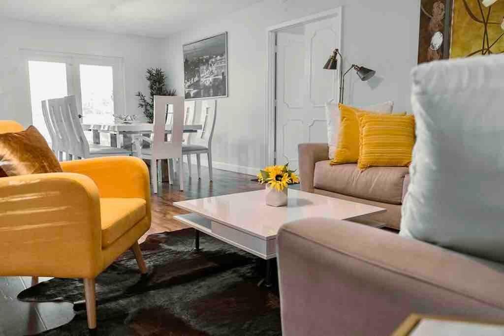 Photo of Livingroom in Plantation