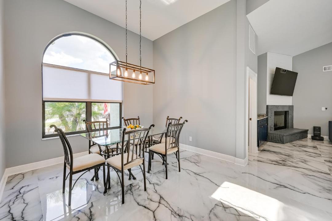 Photo of Livingroom in Caloosahatchee