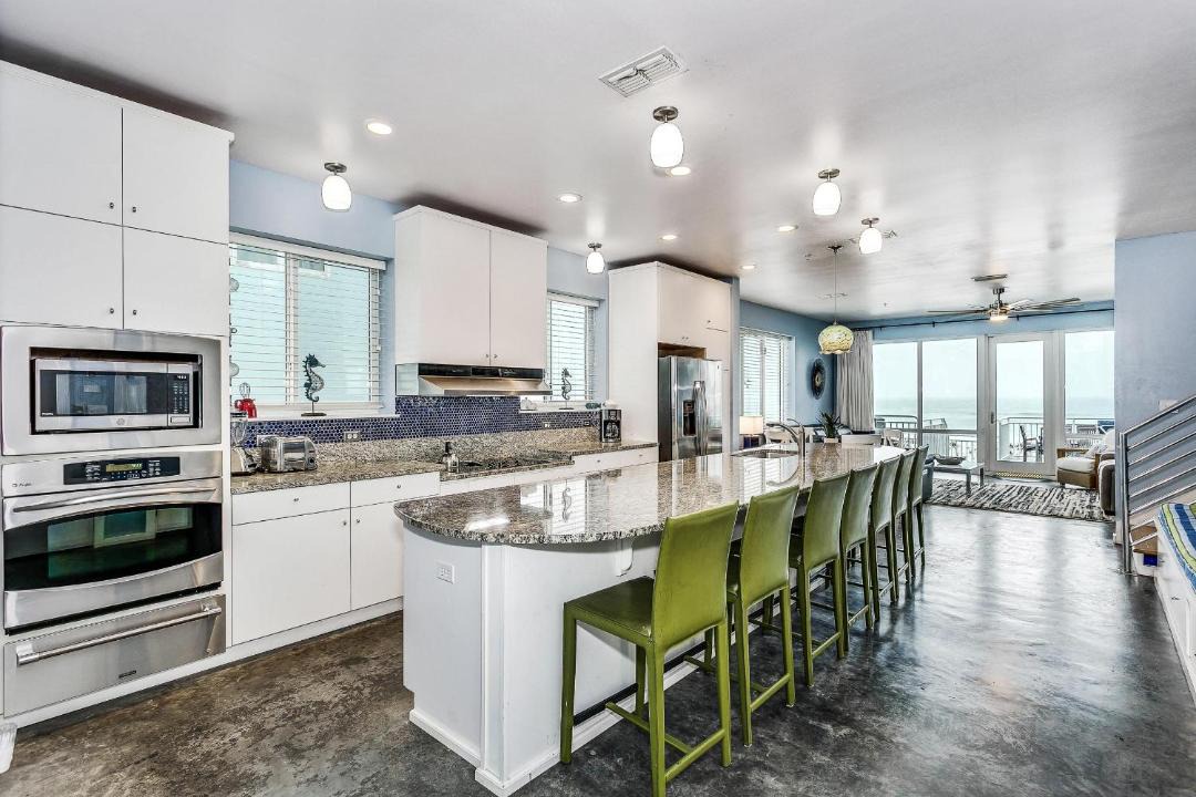 Photo of Kitchen in White Sands First
