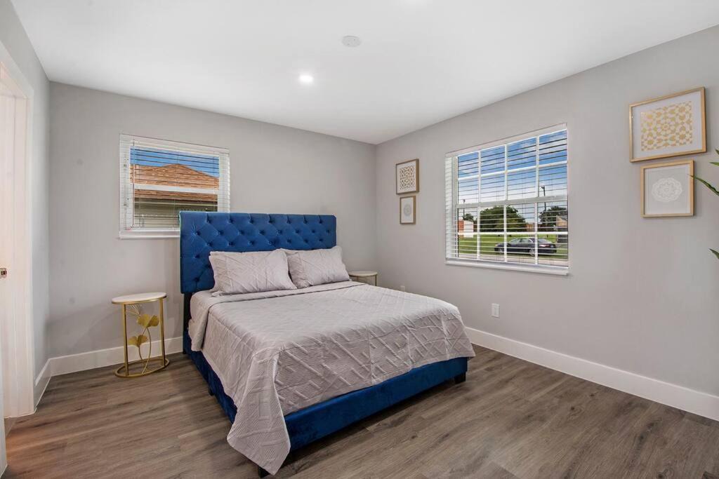 Photo of Bedroom in Riviera Beach