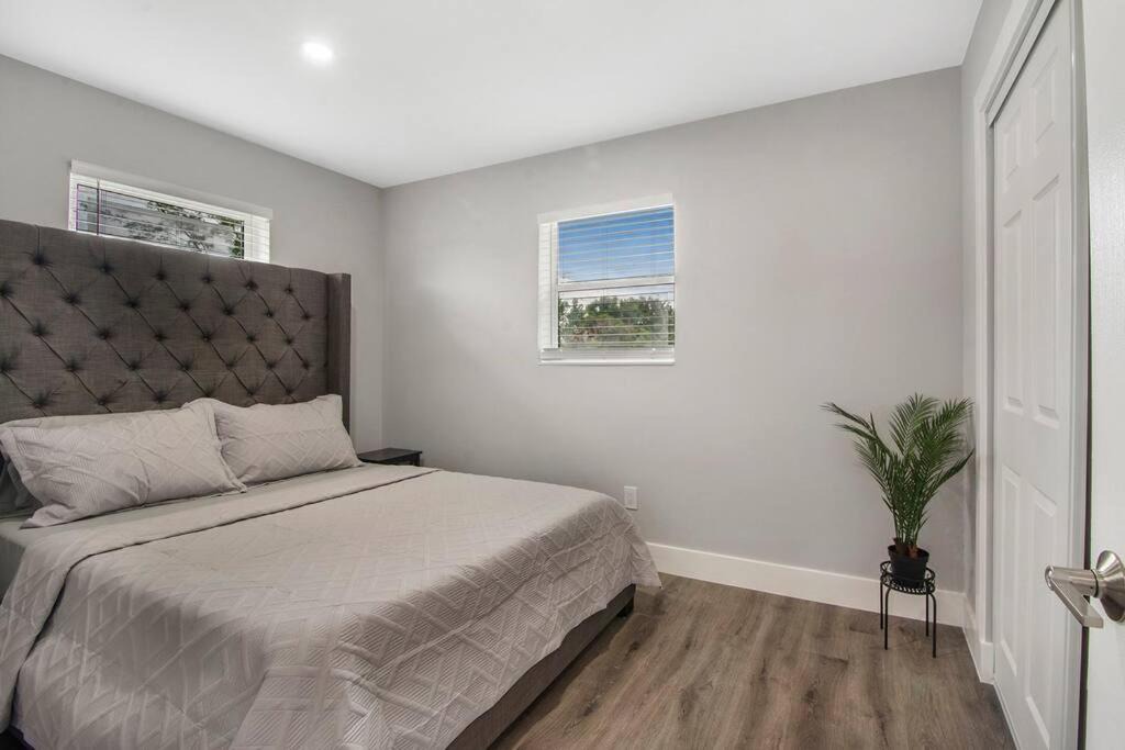 Photo of Bedroom in Riviera Beach