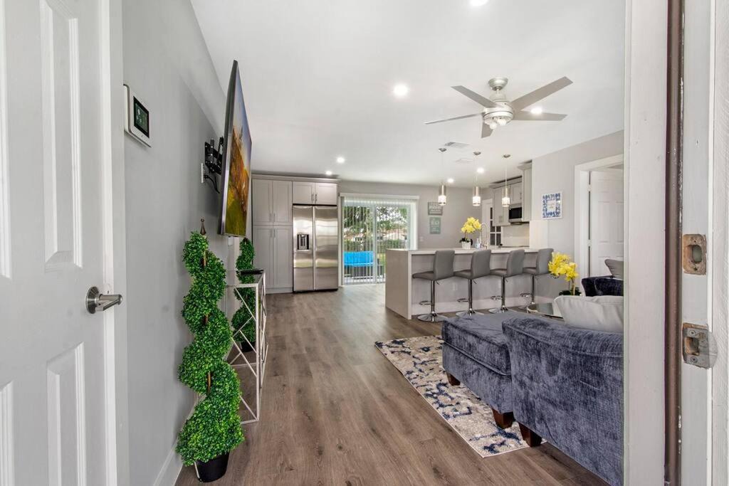 Photo of Livingroom in Riviera Beach