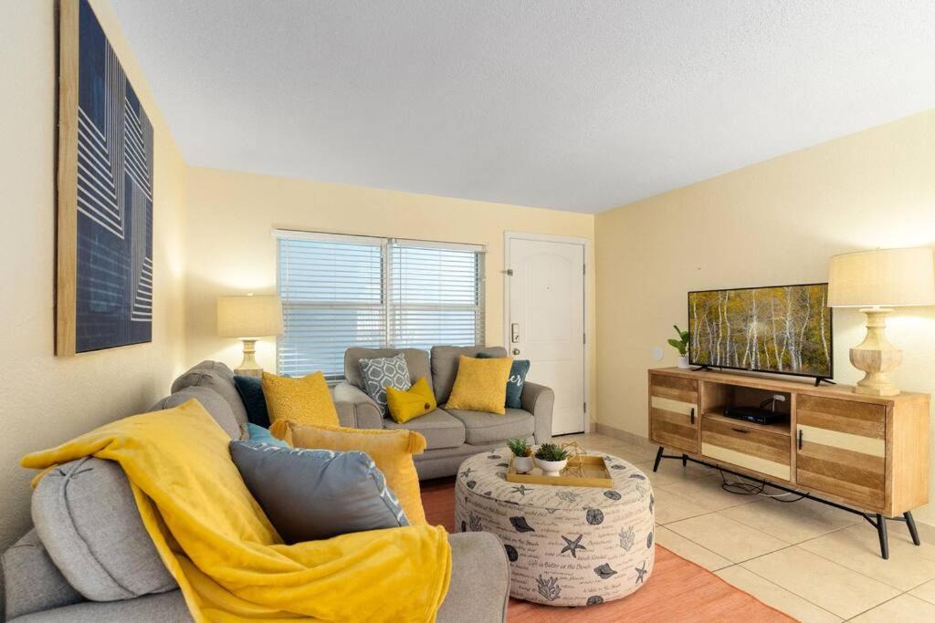 Photo of Livingroom in Indian Harbour Beach