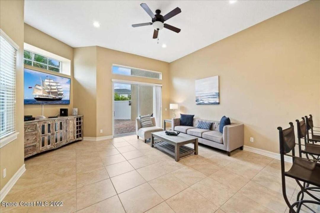 Photo of Livingroom in Indian Harbour Beach