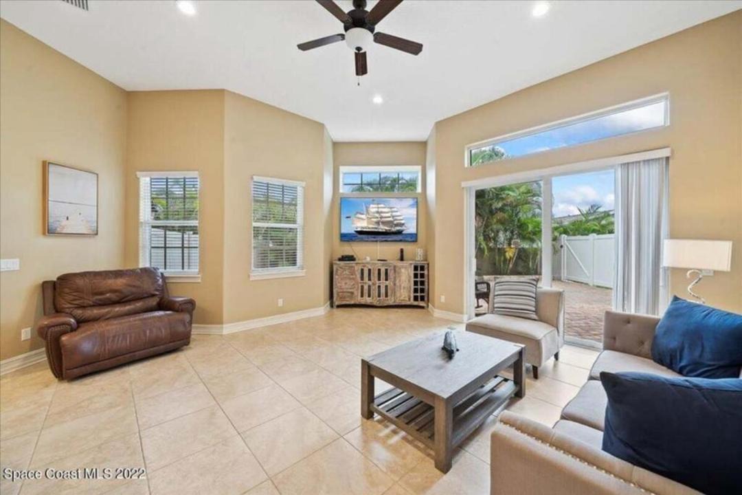 Photo of Livingroom in Indian Harbour Beach