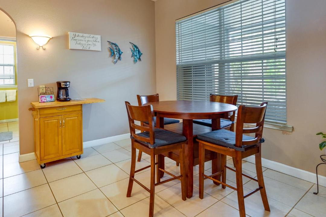 Photo of Livingroom in Thomas Drive