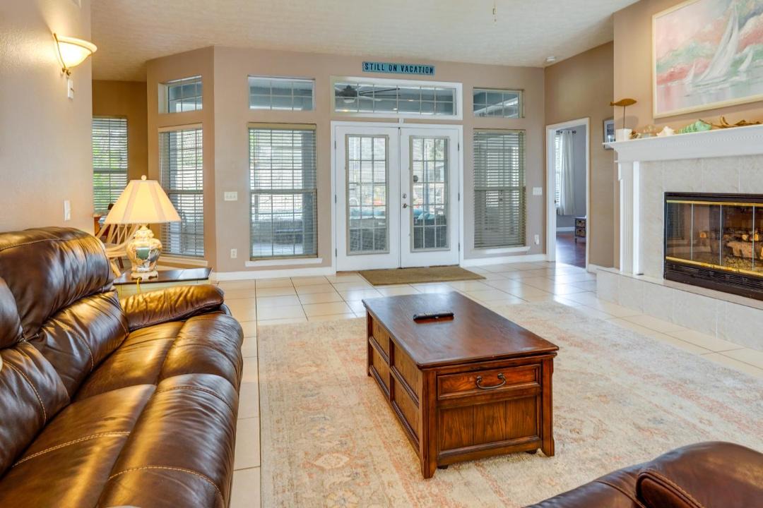 Photo of Livingroom in Thomas Drive