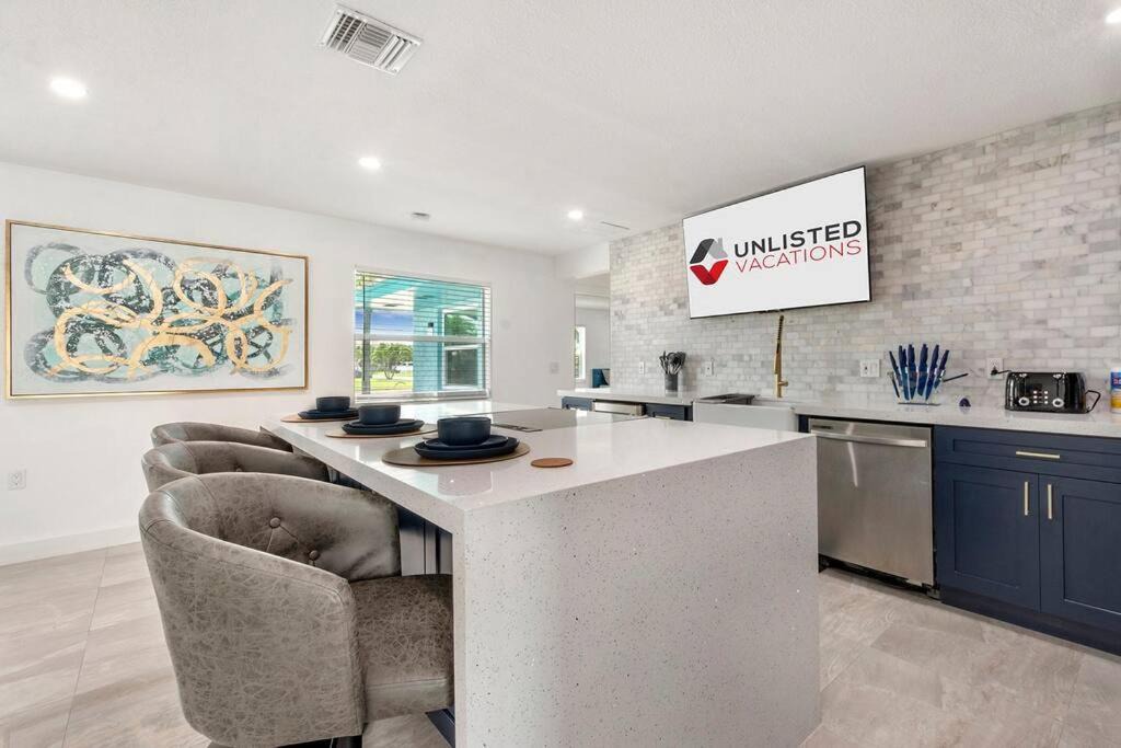 Photo of Livingroom in Riviera Beach