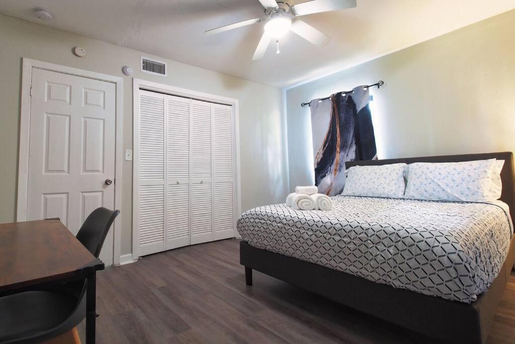Photo of Bedroom in Lakeshore South