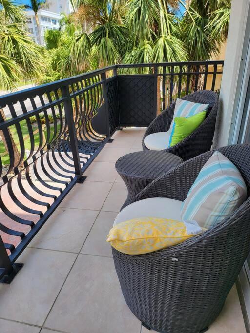 Photo of Patio Balcony in Vanderbilt Beach