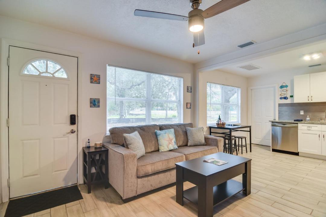 Photo of Livingroom in Bayview