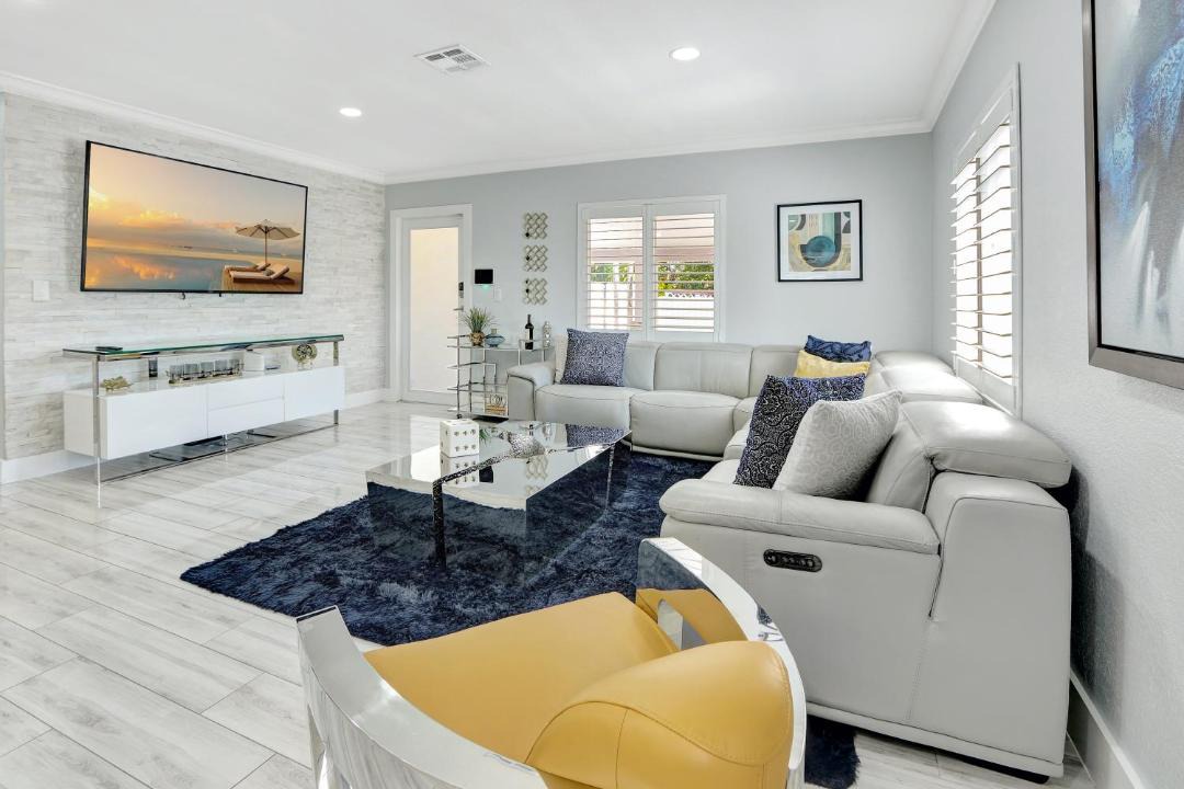 Photo of Livingroom in Miami Gardens