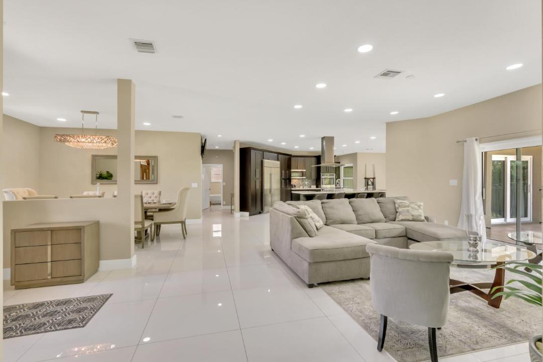 Photo of Livingroom in Sunrise