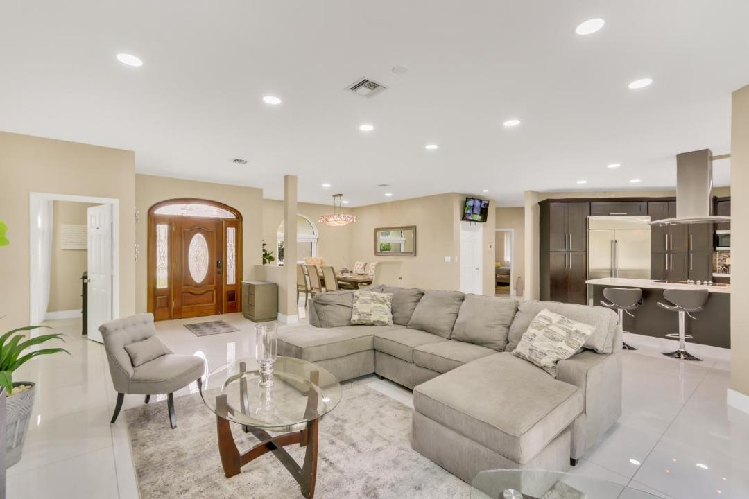 Photo of Livingroom in Sunrise