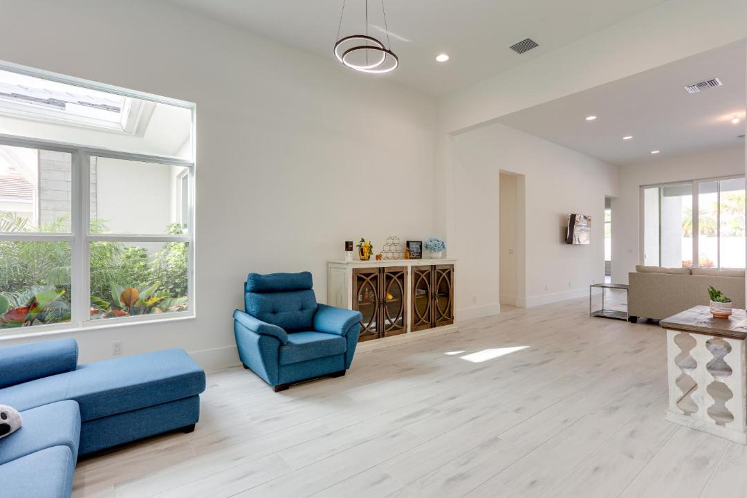 Photo of Livingroom in Hunt Club