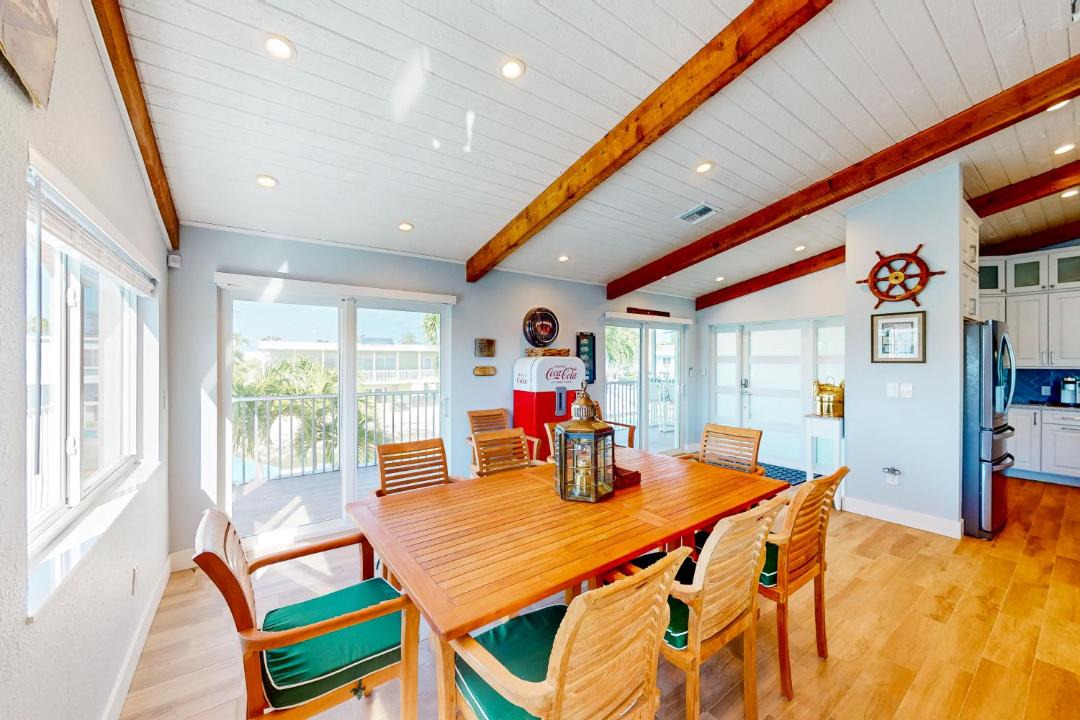 Photo of Livingroom in Toll Gate Shores