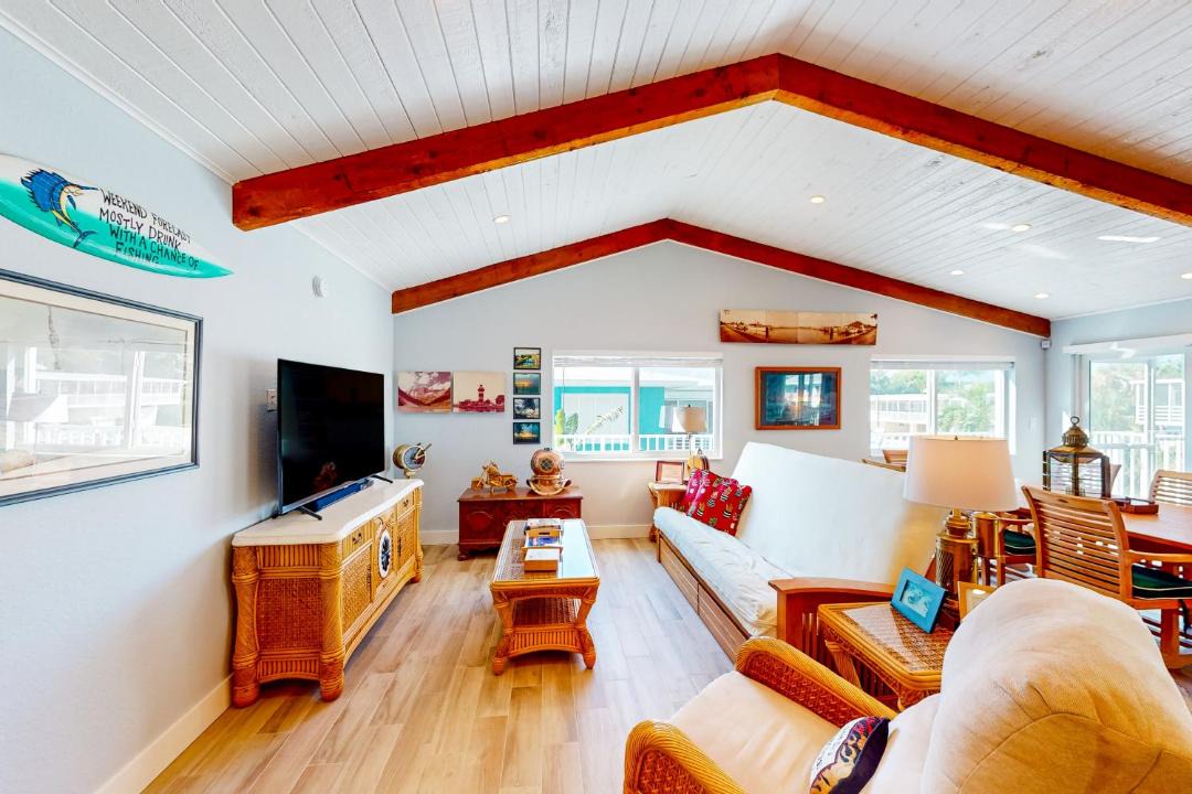 Photo of Livingroom in Toll Gate Shores