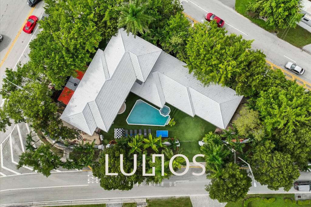Photo of Buildings in Tamiami