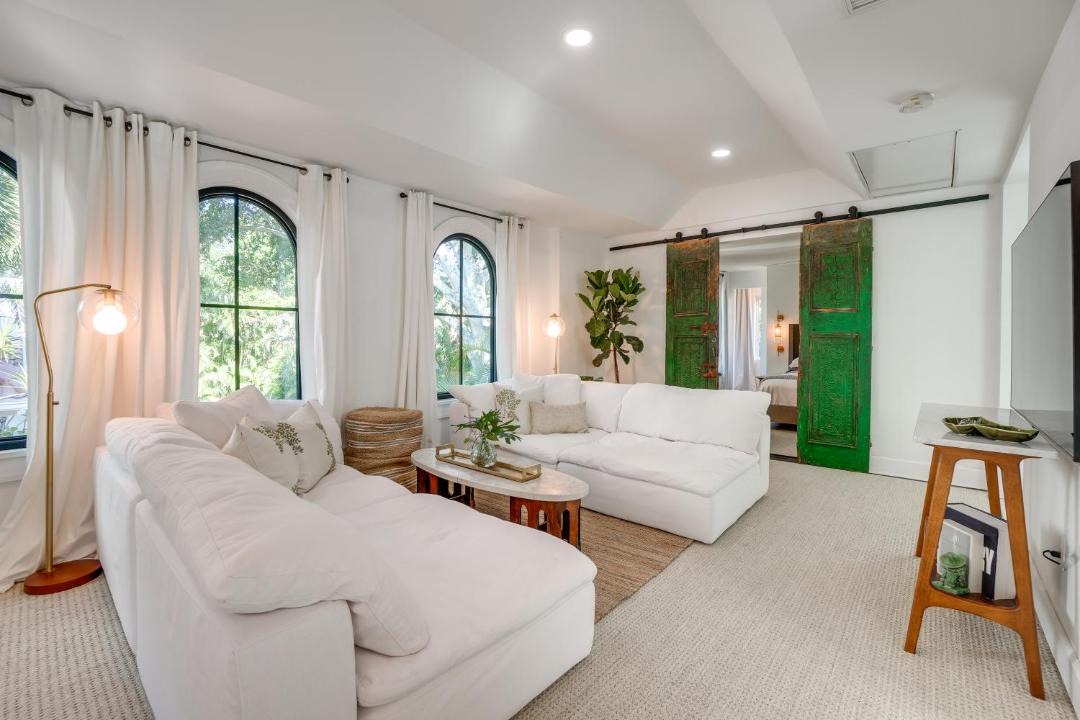 Photo of Livingroom in Beach Park