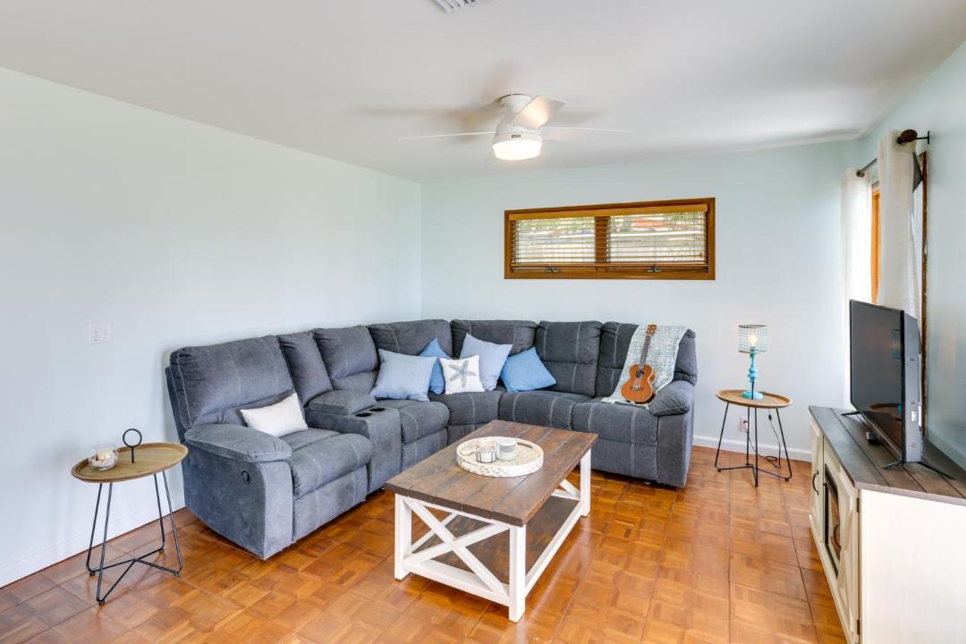Photo of Livingroom in Panacea