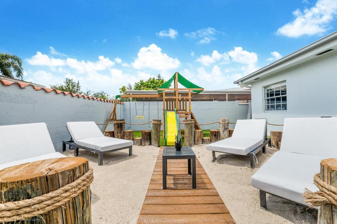 Photo of Patio Balcony in Coral Terrace