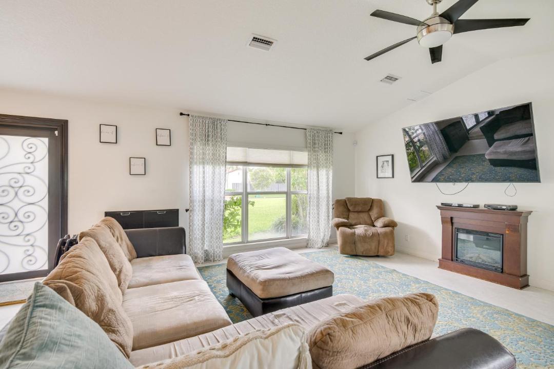 Photo of Livingroom in Richmond West
