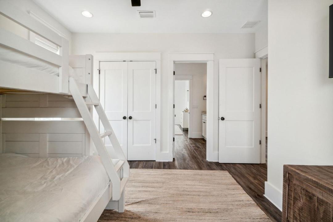 Photo of Bedroom in Crystal Beach