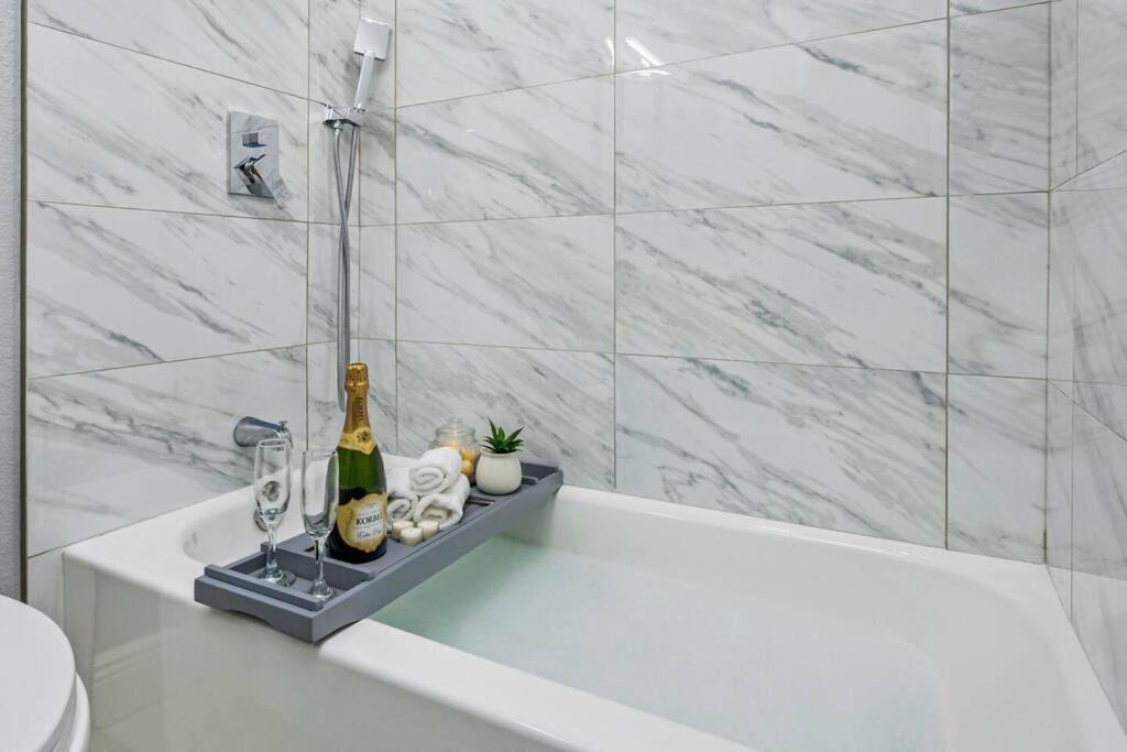 Photo of Bathroom in Port Tampa City