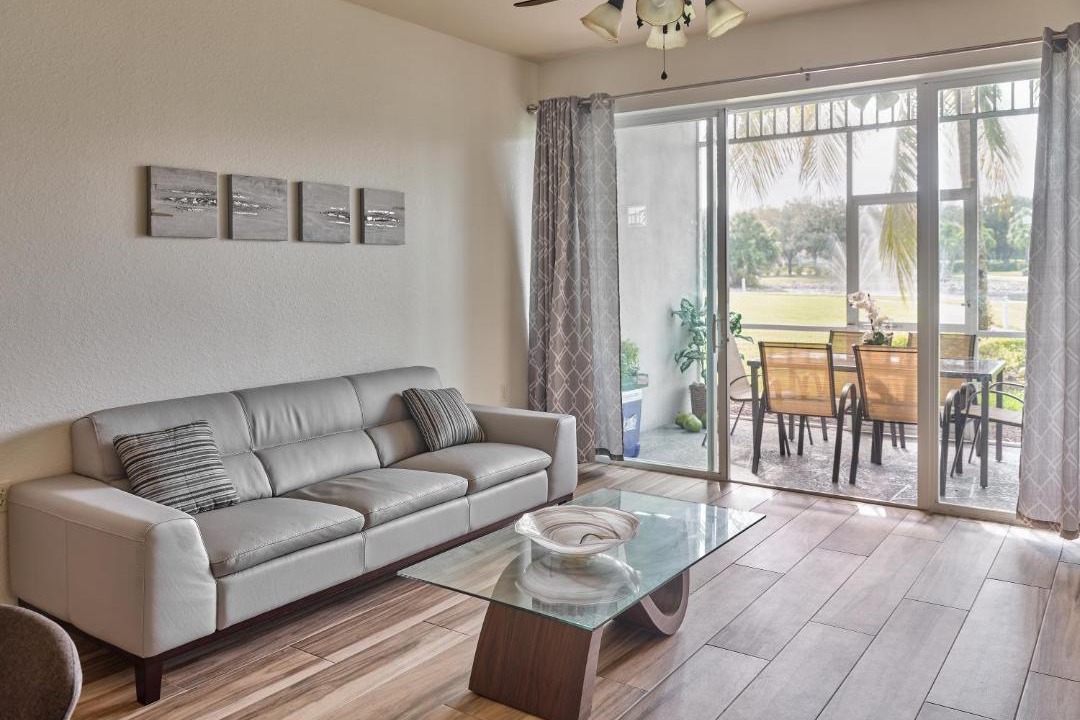 Photo of Livingroom in Naples