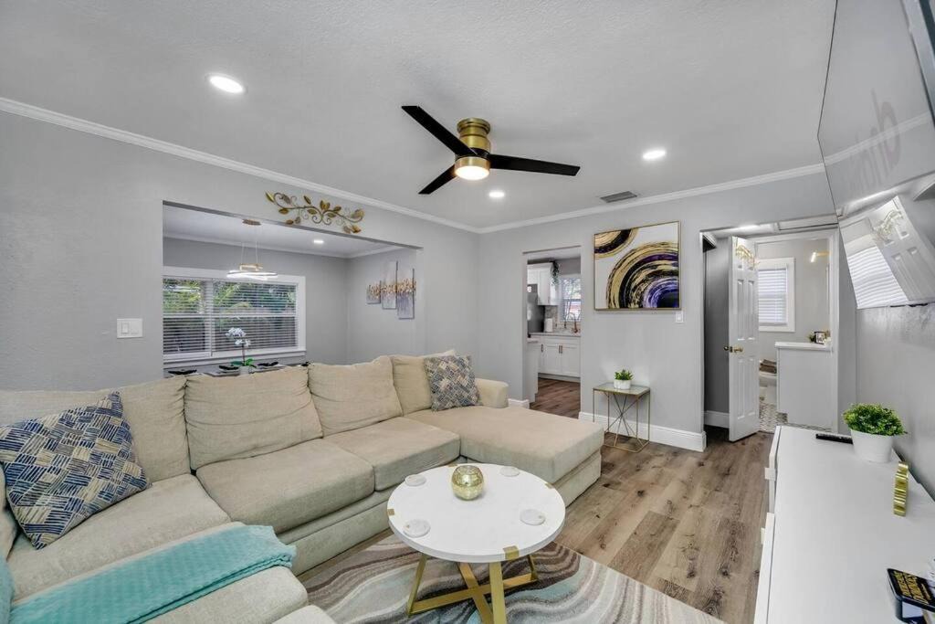 Photo of Livingroom in Ballast Point