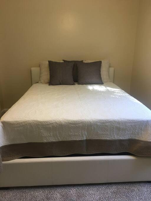 Photo of Bedroom in Tallahassee