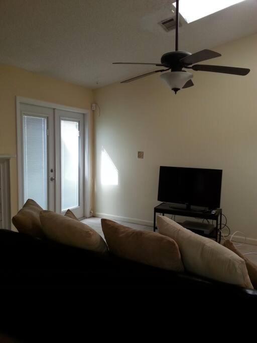 Photo of Livingroom in Tallahassee