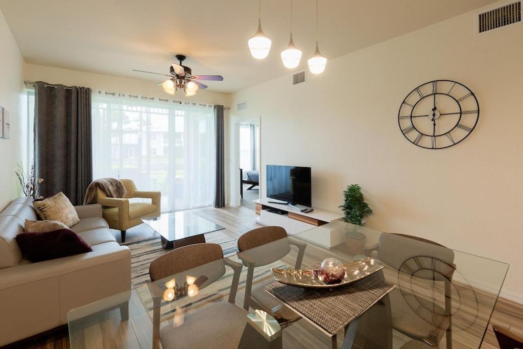 Photo of Livingroom in Naples