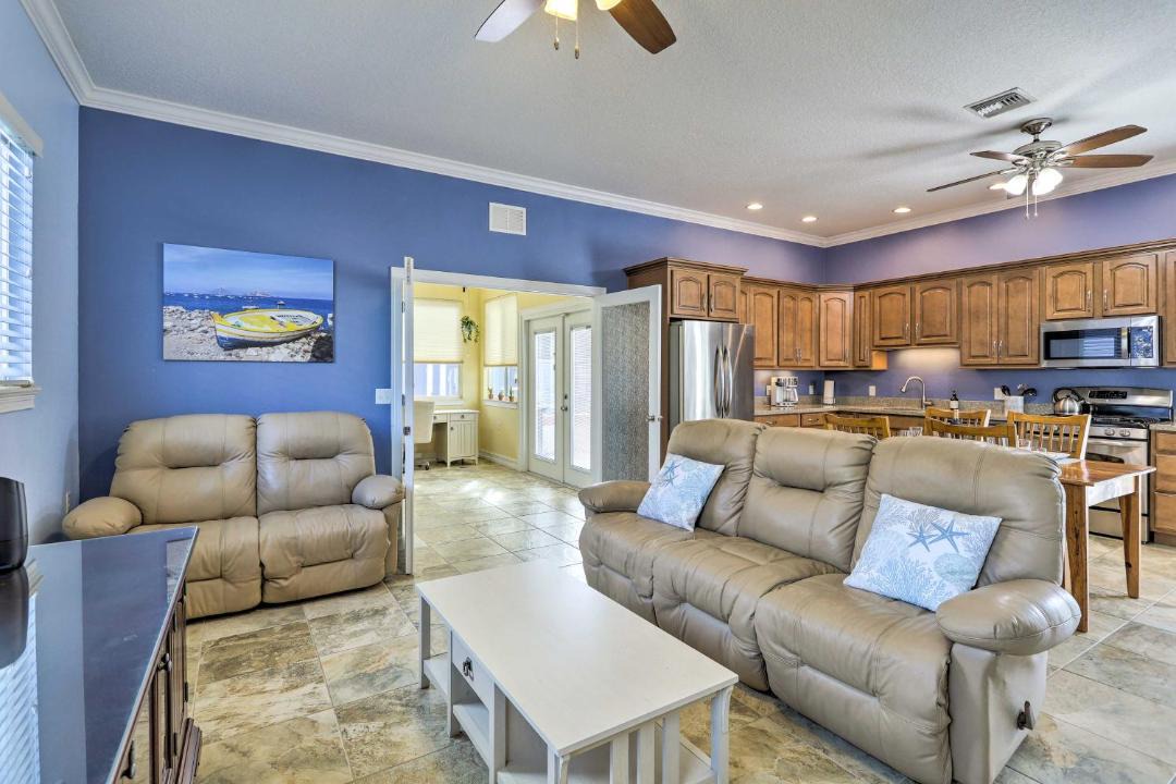 Photo of Livingroom in Titusville