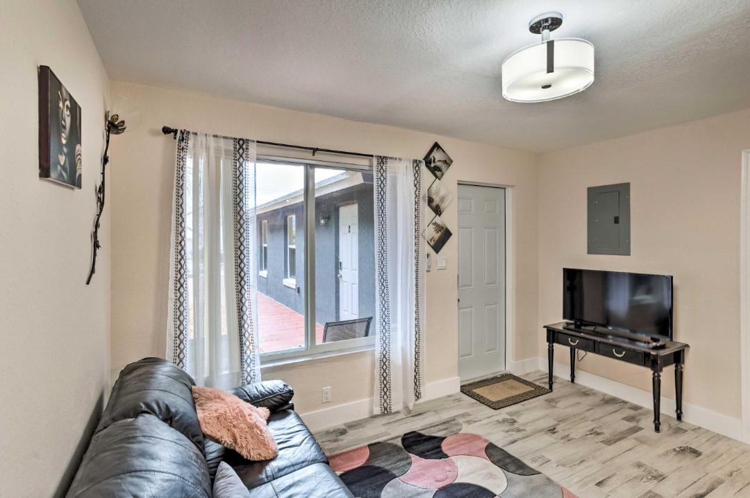 Photo of Livingroom in Riviera Beach