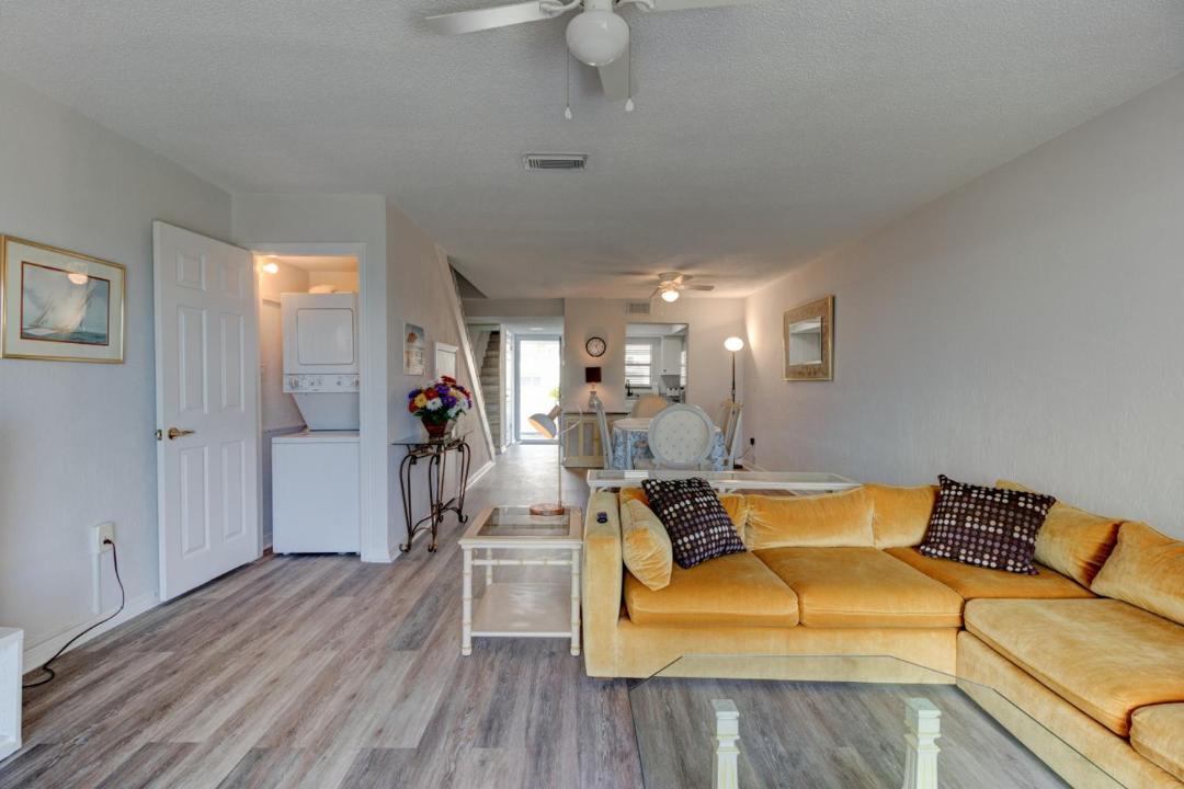 Photo of Livingroom in Southern Shores
