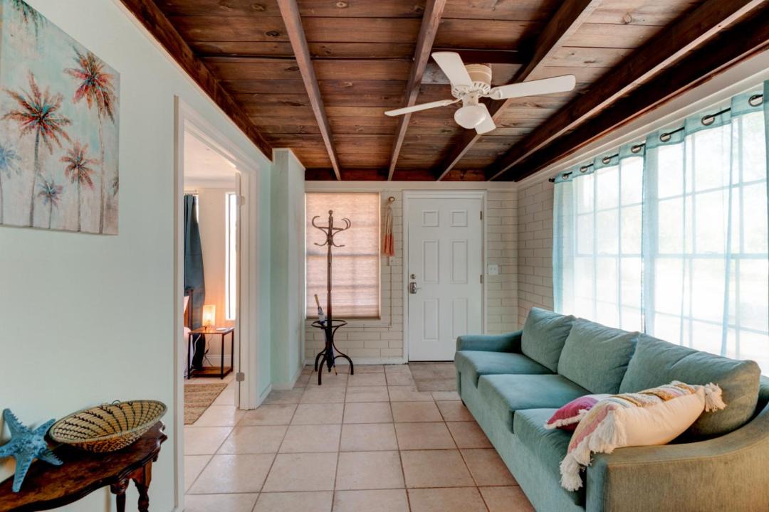 Photo of Livingroom in Holly Hill