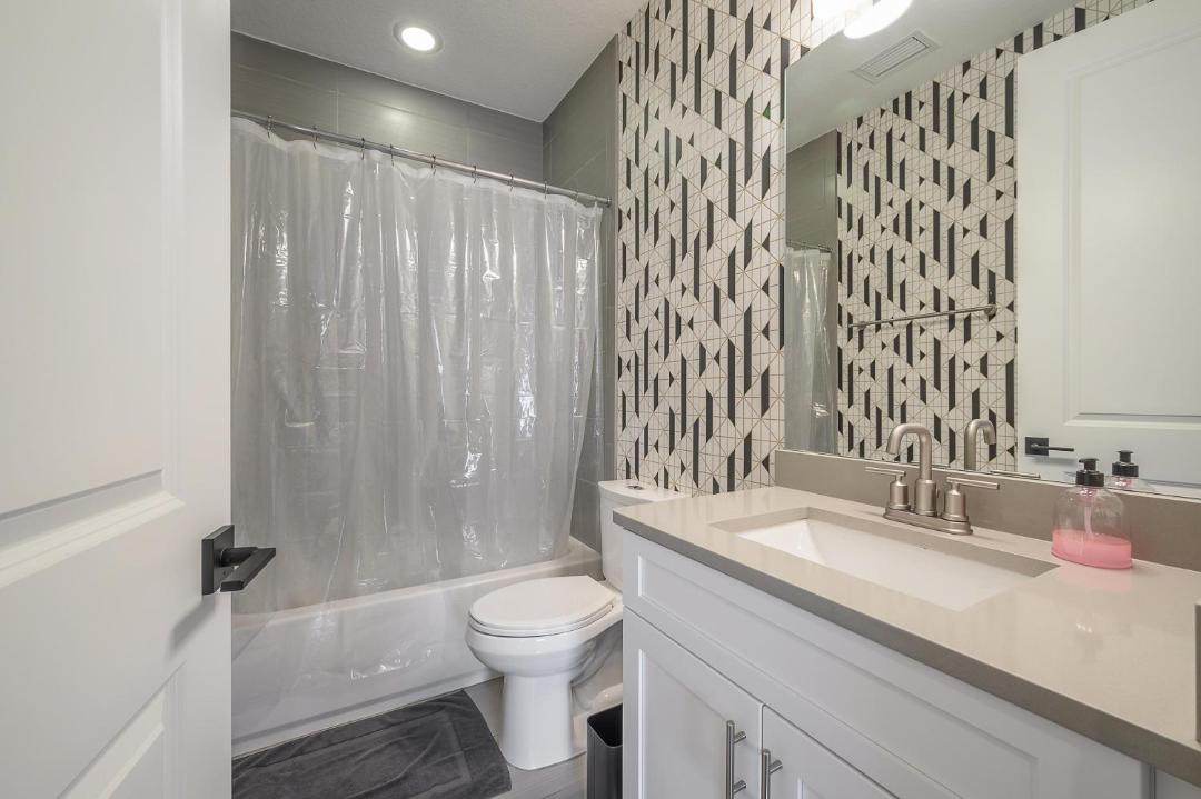Photo of Bathroom in Courier City - Oscawana